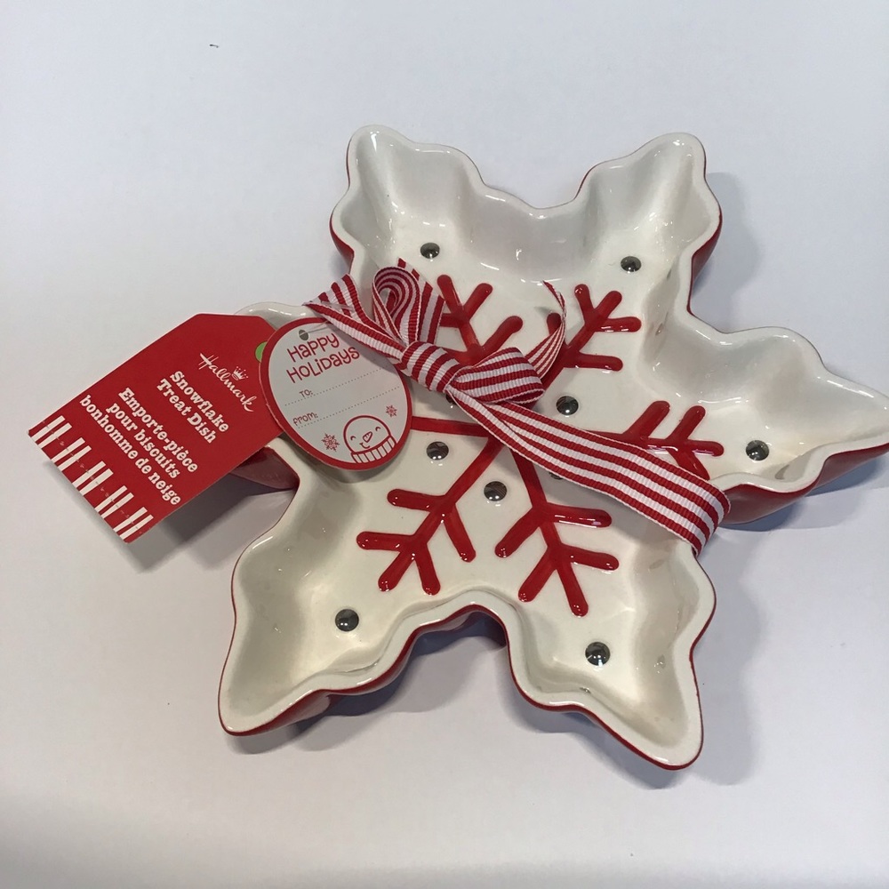 Hallmark Snowflake Textured Treat Dish Bowl Christmas Red & White 8” NWT